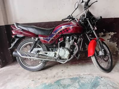 cg 125 handa deluxe for sale demand 170k WhatsApp no 03315827997