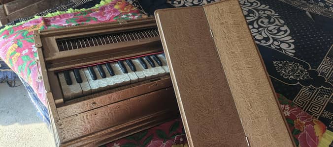 Indian Harmuniam