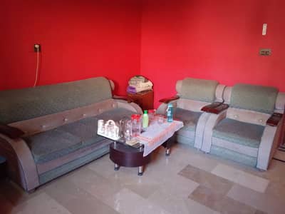 good condition sofa sat for sale with glass Table complete set for sal