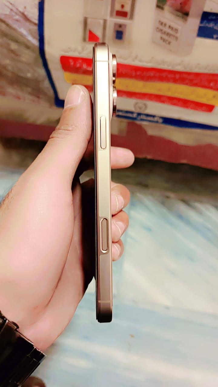 IPhone 16pro Max 9