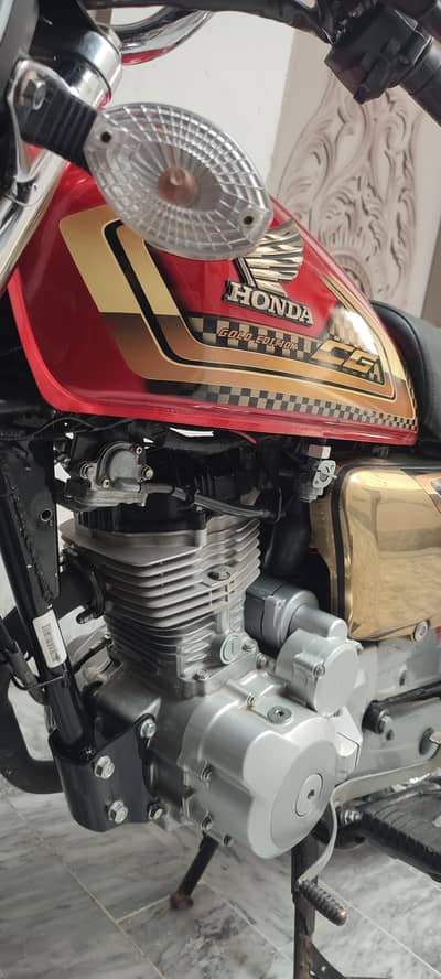 Honda cg 125 special edition gold