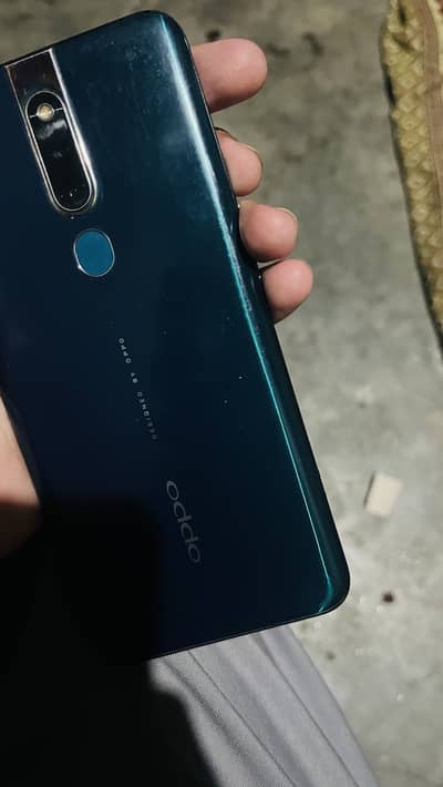 Oppo f11pro pta 6gb128gb all ok aik dot hai