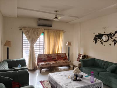 1 Kanal Beautiful Upper Portion Available For Rent