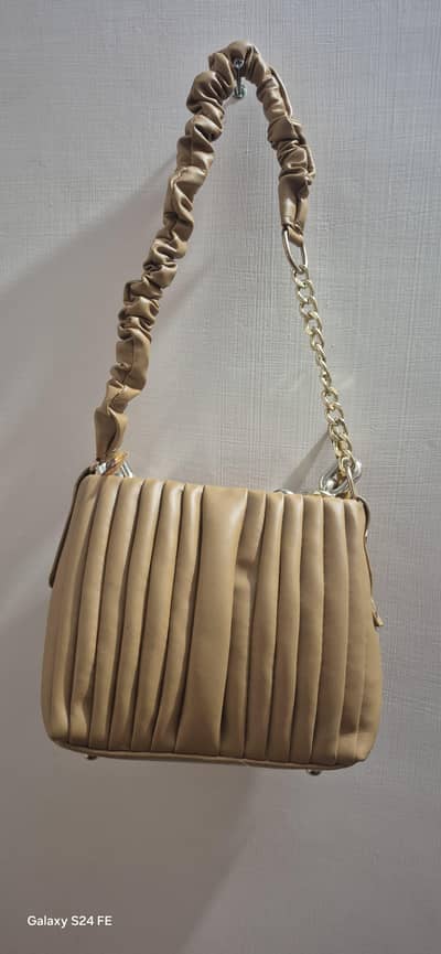 cross body bags, clutches, impoted bags