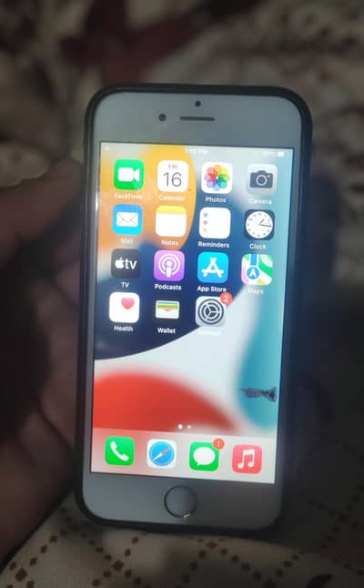 i phone 6s Storage: 16GB RAM: 2GB (iPhone 6s میں فکس ہوتی ہے