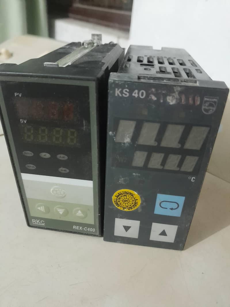 ڈیجیٹل ٹیمپریچر کنٹرولز 0