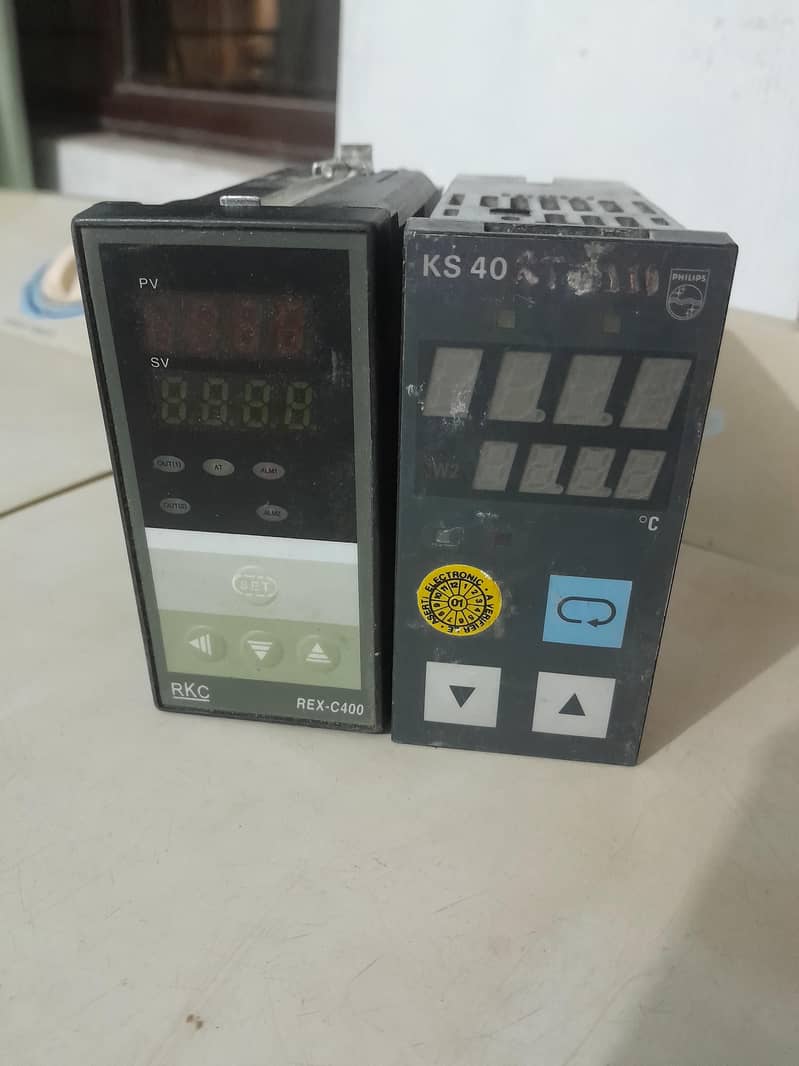 ڈیجیٹل ٹیمپریچر کنٹرولز 8