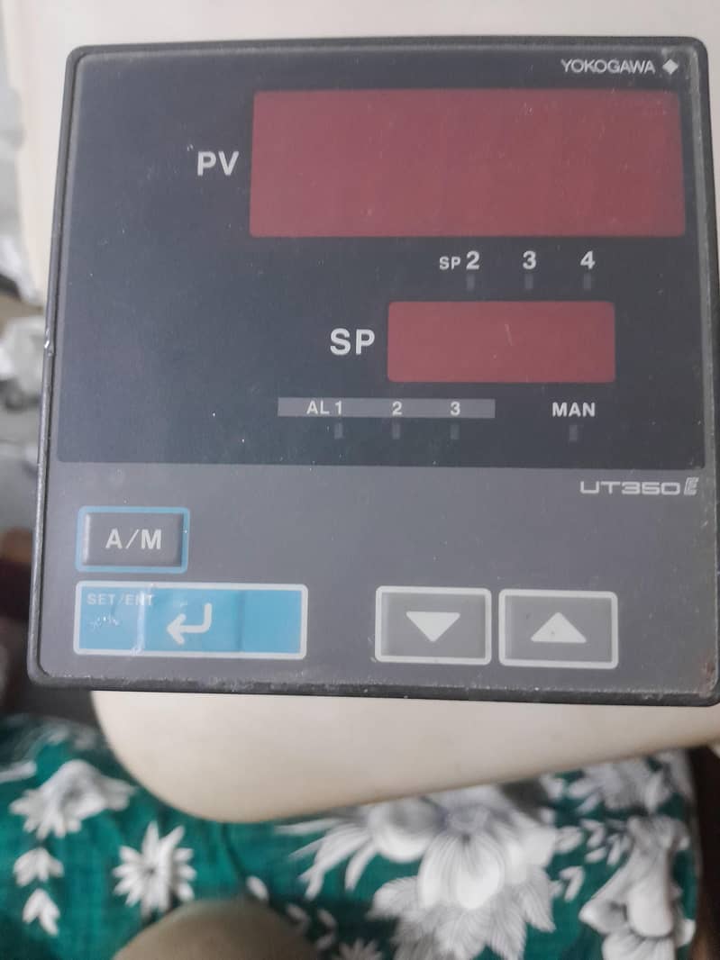 ڈیجیٹل ٹیمپریچر کنٹرولز 13