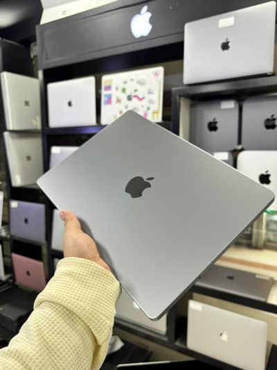 MacBook M2 Pro 2023 14" Display 10-Core CPU 10-Core GPU 16GB / 512GB