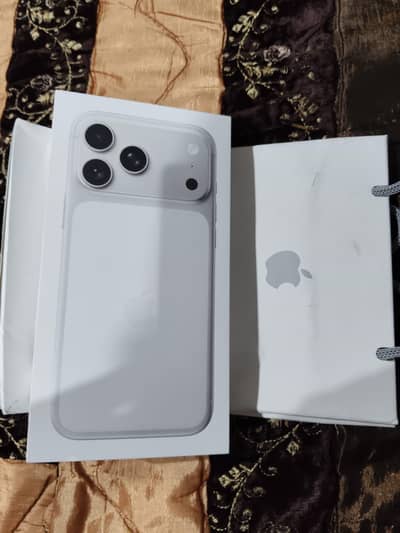 iphone 17 promax LLa silver coloer  ha  226gb ha