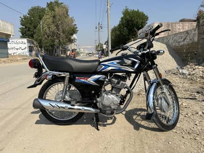Honda cg 125 karachi numbar zero meter bike