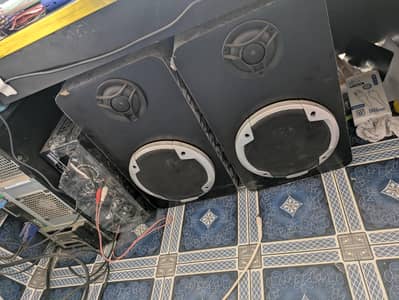 two speacker with amp