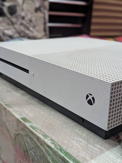 Xbox oneS 1TB  Whatsapp 03349738656