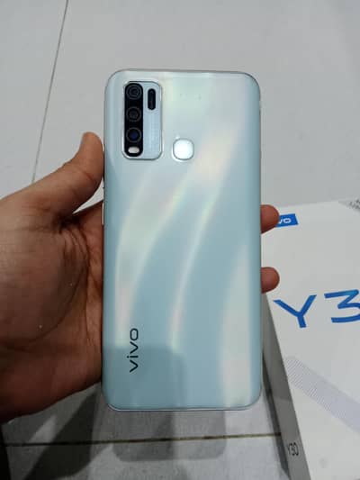 vivo y30 128GB 4GB with box