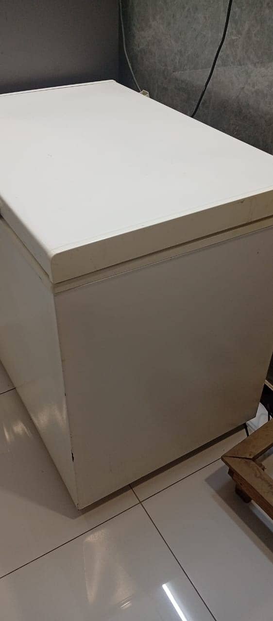 Waves deep freezer 1