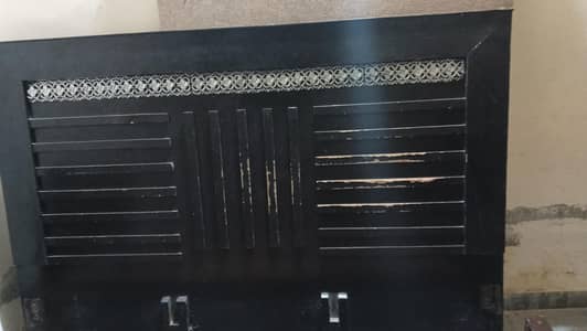 queen bed for sell Thora s kharab ha but Baki a one ha