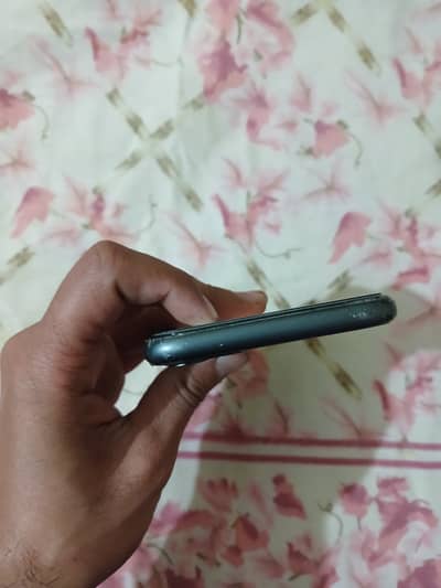 Iphone-11(64GB-J. V)