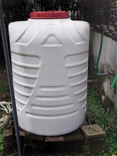 Water Tank Master 1000 Liters Like New For Sale