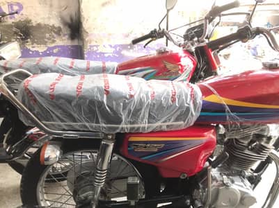 HONDA CG 125 2010 MODEL. . . JAPANESE MODEL. . FOR DOWL MKDEL LOVERS. . .