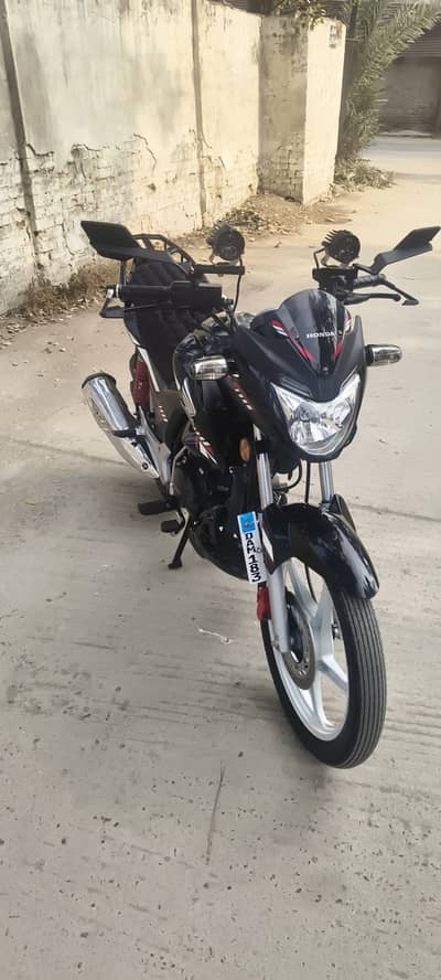 Honda CB 150. Brand new condition