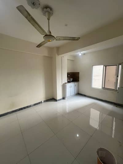 1bedroom studio appartment availabile for rent in e11 2