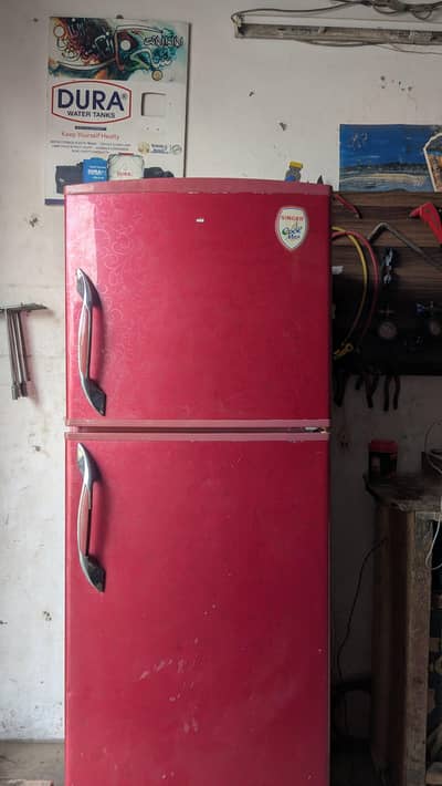 Singar fridge good condition all oky