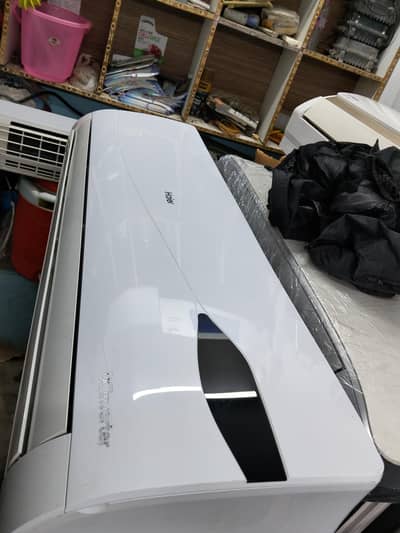 Haier 1.5 Ton DC Inverter AC for Sale – Almost New