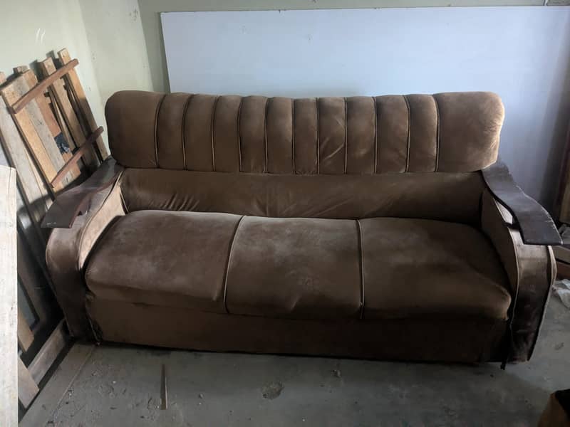 Seater5 Sofa Set  Good Condition | Comfortable & Solid 0