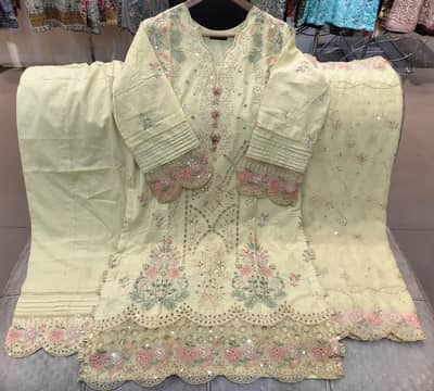 Helper For Ladies Clothing Boutique