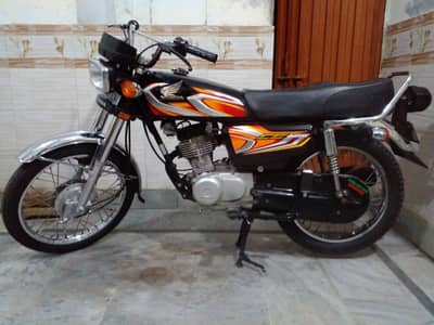 Honda 125 in original condition with biometric good sound 22/23 model