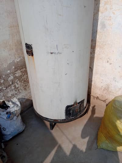 parola 24 man Gandam store