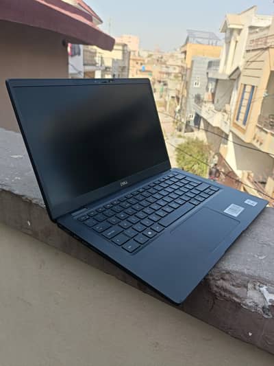 Dell i5 10th generation touchscreen 8gb ram DDR4 256gb SSD