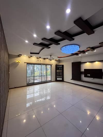 2 knal upper portion available for rent in Valencia town