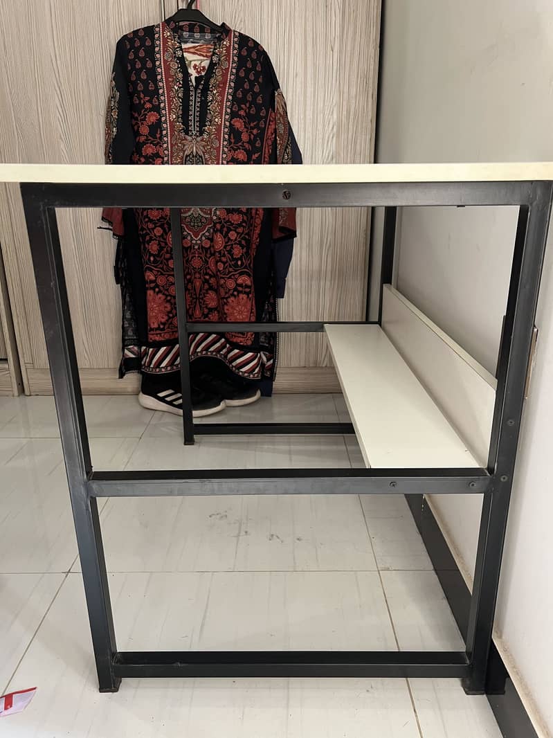 Study table / computer table 1