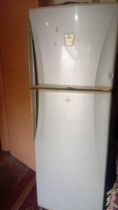 ڈولنس کا فریج براۓ فروخت  رابطہ نمبر 03471567694