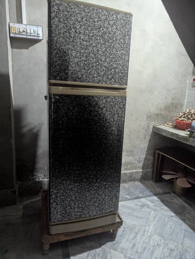 dawlance refrigerator