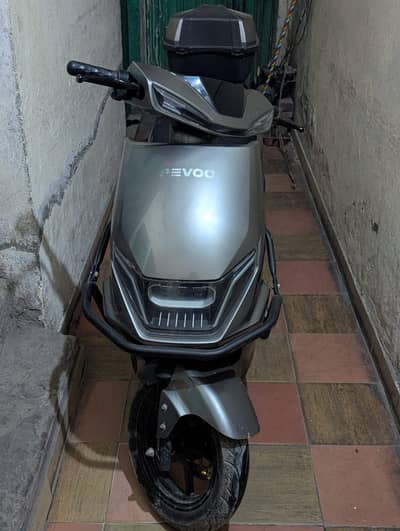 Scotty | Revoo c32 like new lush condition 10/10 almost