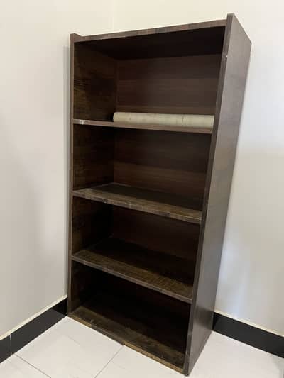 Storage rack / book shelf