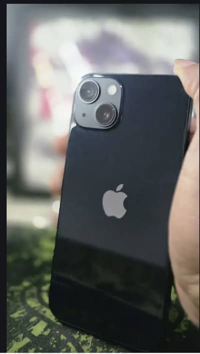 iPhone 13 99% health 10/10 in official warranty