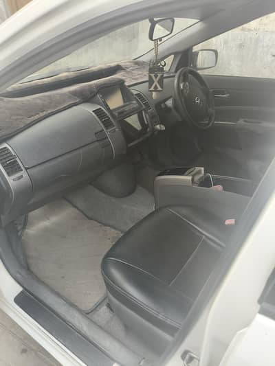 Prius car white colour one pis touchp only full original