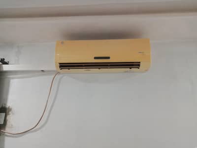 Pel 1.5 ton split AC  in working condition