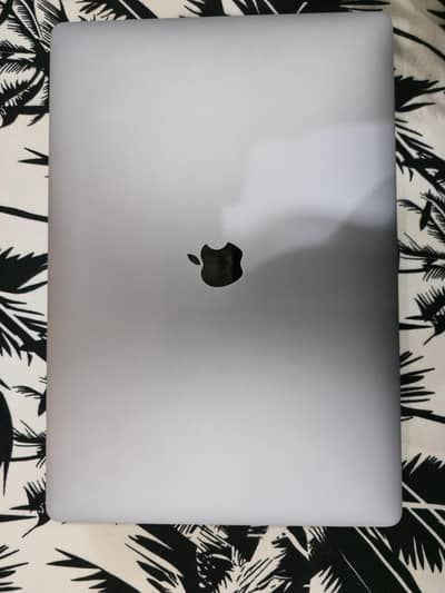 Macbook pro 16-inch 2019 | core i7 | 32GB RAM | 1 TB SSD