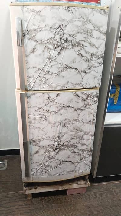 Dawlance Large Size Fridge – Powerful Cooling