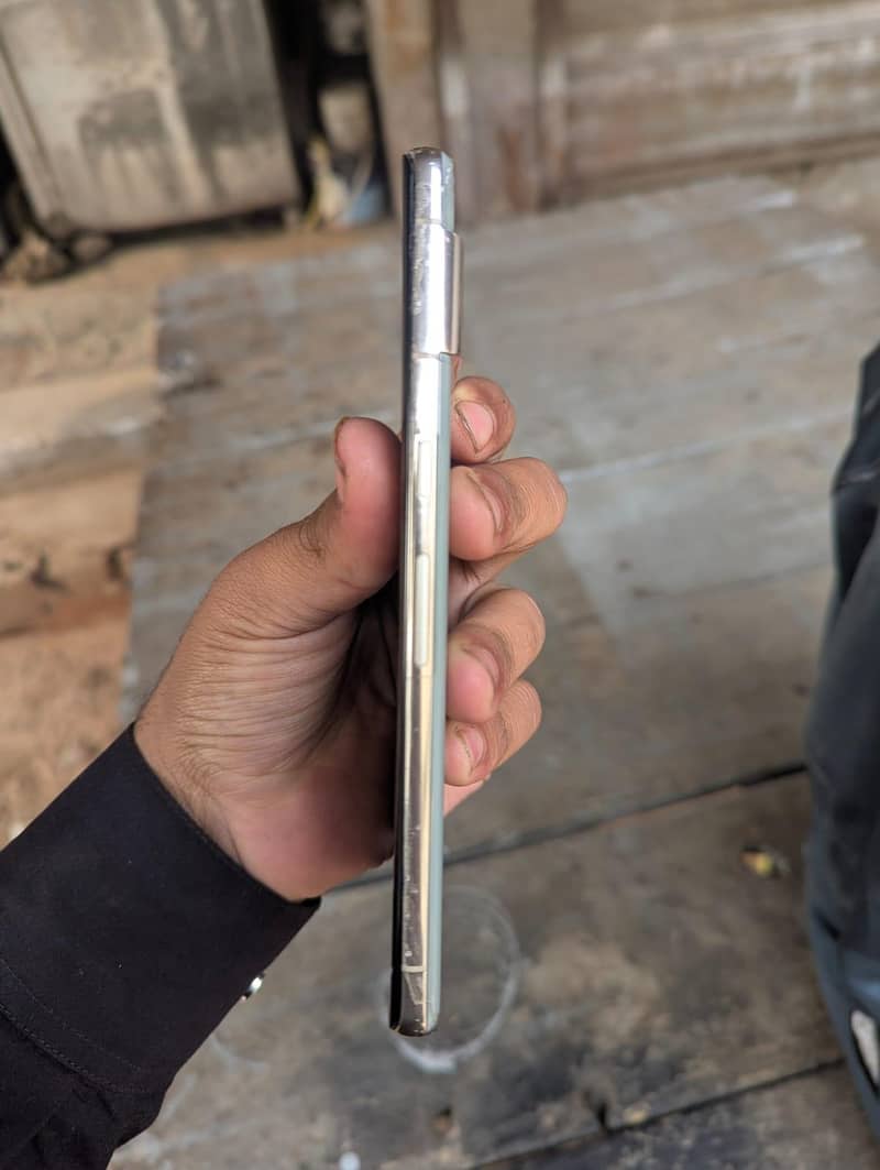 Google pixel 7 pro 4