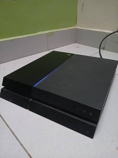 PS4 FOR SALE WITH (CONTROLLER INCLUDED)