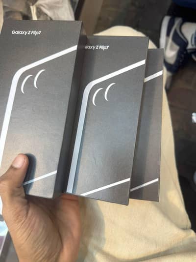 samsung z flip 7 new non active box pack 1 month warranty