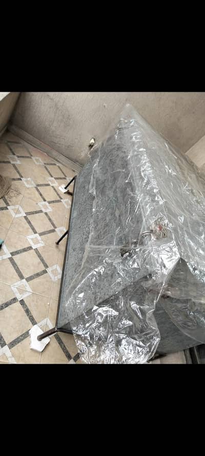 Petti for sale 5ft, like new, 2 door step