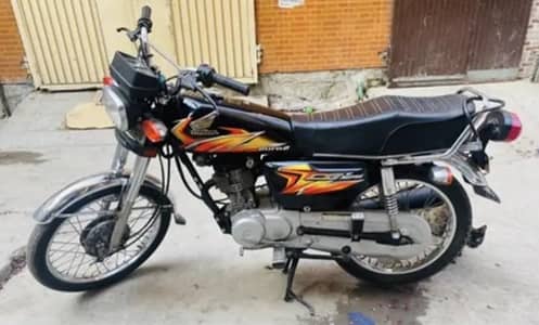 Honda125 Model 2021 Hyderabad number ha vip bike ha urgent sell