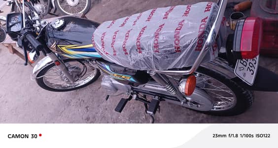 new bike 2025 ky 10 month ke sangla hill city ma avl ha