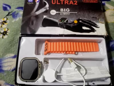 2 smart watchs ⌚ . saleee new condition. premium watchs